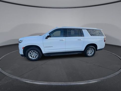 Used 2021 Chevrolet Suburban LT image 8