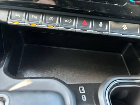 Used 2025 GMC Sierra 1500 AT4 w/ Technology Package AWD/4WD image 29