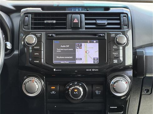 Used 2018 Toyota 4Runner TRD Off-Road Premium AWD/4WD image 24