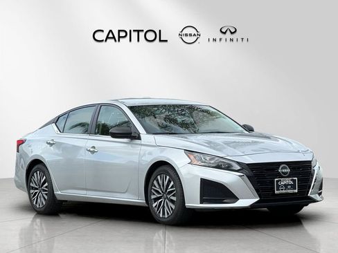 Used 2024 Nissan Altima 2.5 SV image 7