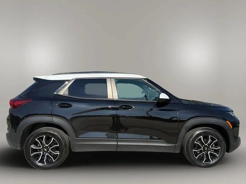 Used 2021 Chevrolet TrailBlazer ACTIV w/ Sun and Liftgate Package AWD/4WD image 9