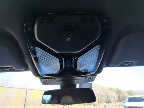 Used 2019 BMW X4 M40i w/ Driving Assistance Package image 31