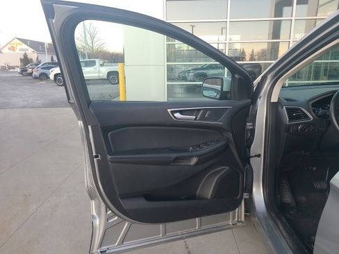 Used 2024 Ford Edge SEL image 17