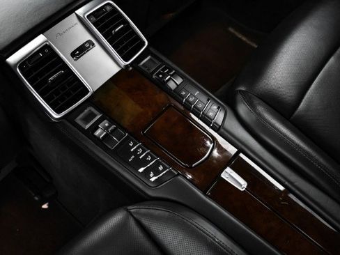 Used 2010 Porsche Panamera Turbo image 41