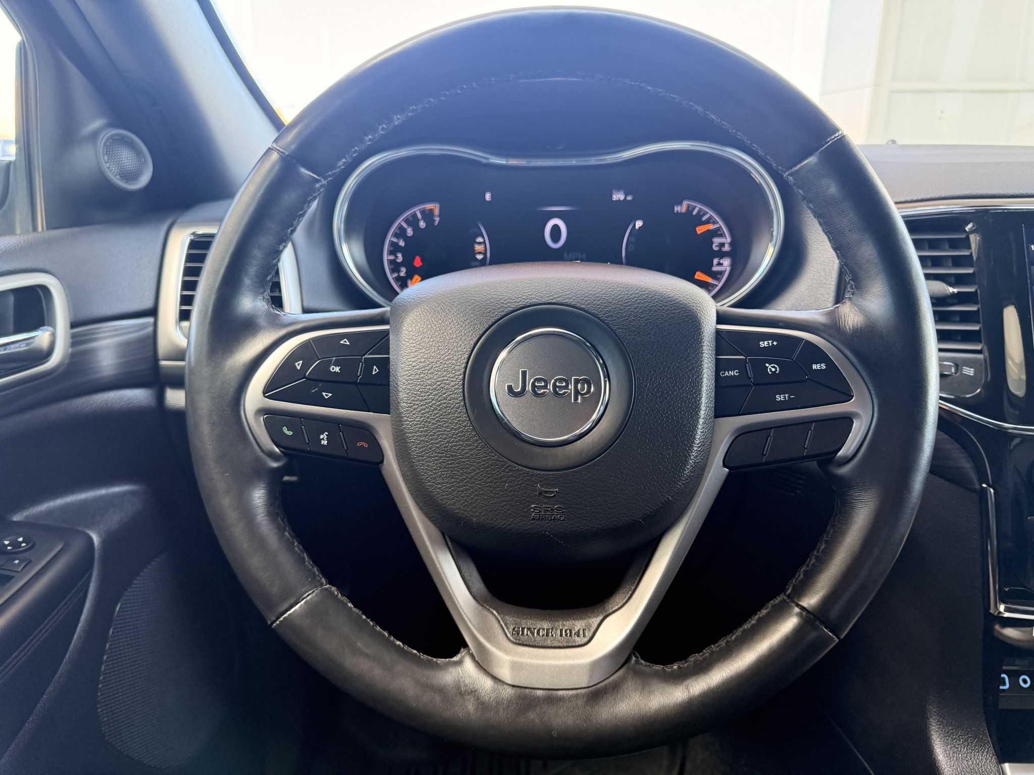 Used 2022 Jeep Grand Cherokee Laredo X RWD image 25