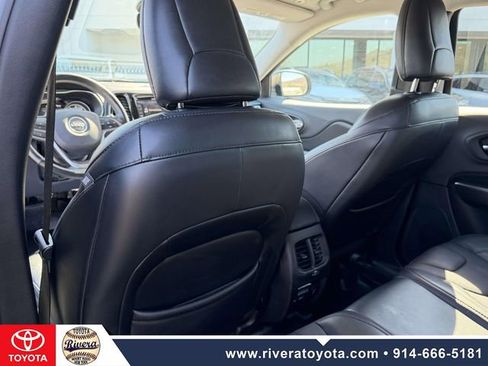 Used 2019 Jeep Cherokee Limited image 15