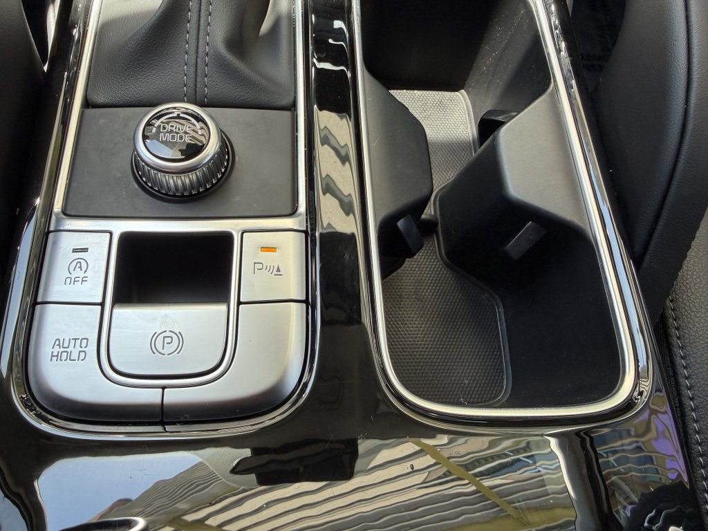 Used 2025 Kia Telluride EX w/ EX Captain's Chair Package FWD image 24