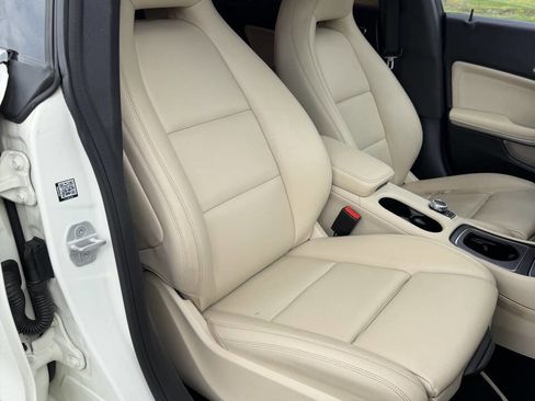 Used 2018 Mercedes-Benz CLA 250 4MATIC image 10