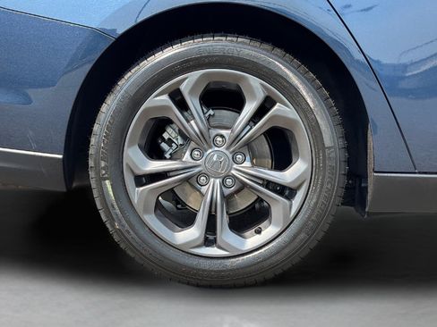 Certified 2023 Honda Accord EX image 9