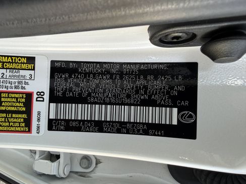 Used 2025 Lexus ES 350 w/ Premium Package FWD image 9