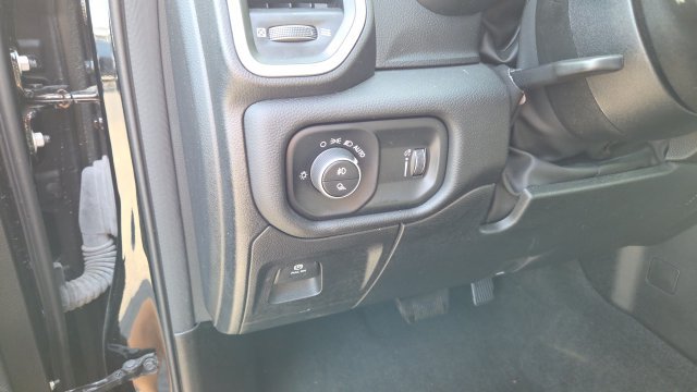 Used 2023 RAM 1500 Big Horn AWD/4WD image 8