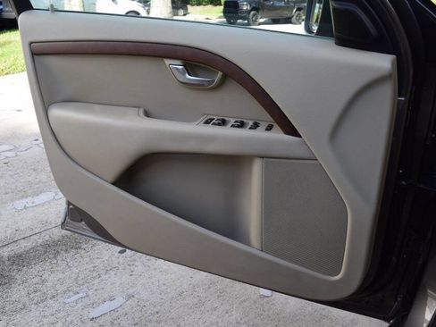 Used 2011 Volvo XC70 3.2 w/ Premium Pkg image 68