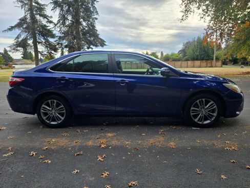 Used 2015 Toyota Camry SE image 7