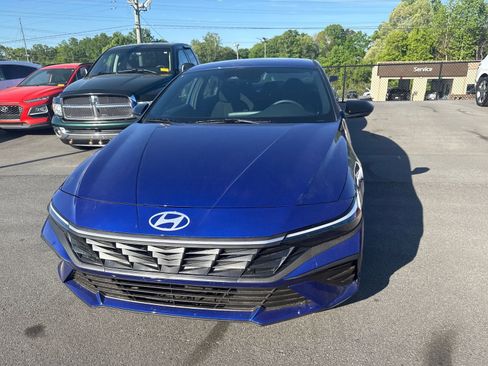 Used 2026 Hyundai Elantra Sport image 3