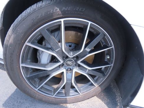 Used 2021 Audi A8 L 3.0T w/ Executive Plus Package AWD/4WD image 18