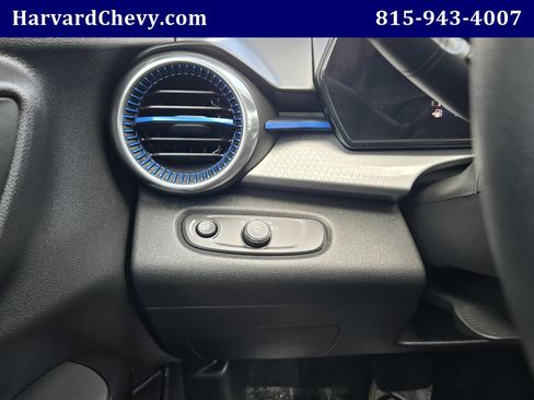 Certified 2025 Chevrolet Trax LT FWD image 20