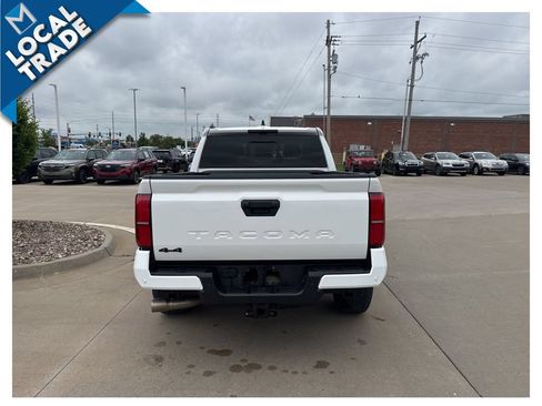 Used 2024 Toyota Tacoma TRD Off-Road w/ TRD Off Road Upgrade Package AWD/4WD image 5