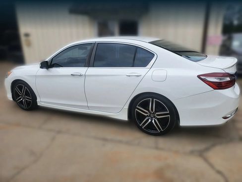 Used 2016 Honda Accord Sport image 8