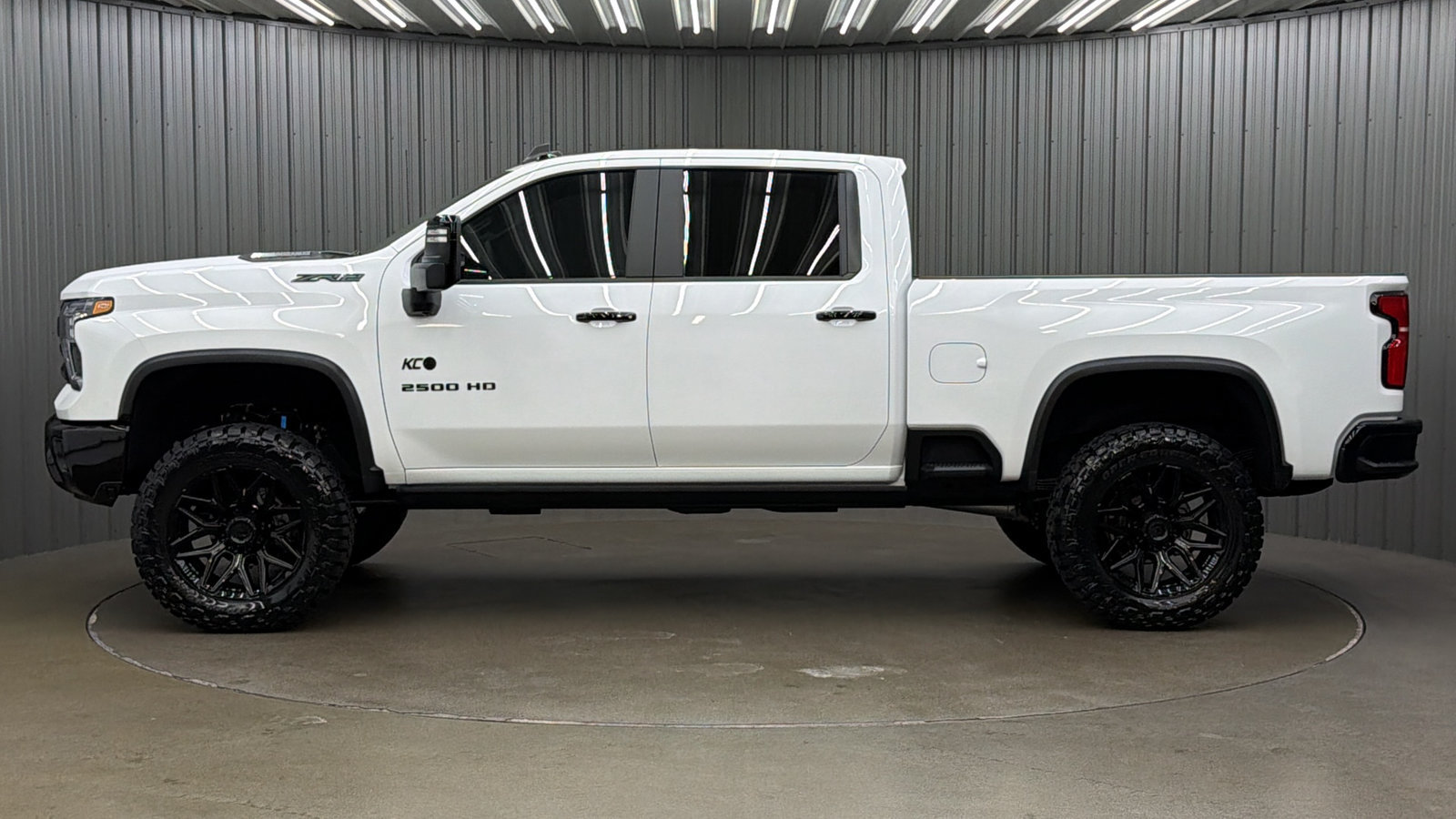 Used 2026 Chevrolet Silverado 2500 ZR2 w/ LPO, Dark Essentials Package AWD/4WD image 2