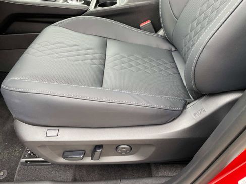 New 2025 Mitsubishi Outlander 4WD Plug-In Hybrid image 10