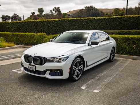 Used 2018 BMW 740i RWD image 1