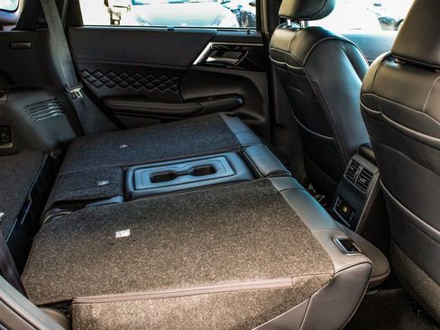 New 2025 Mitsubishi Outlander SEL Black Edition image 39