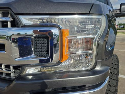 Used 2018 Ford F150 XLT w/ Equipment Group 302A Luxury AWD/4WD image 9