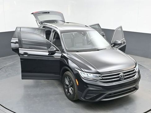 Used 2022 Volkswagen Tiguan SE AWD/4WD image 49