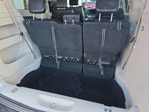 Used 2023 Chrysler Pacifica Touring-L image 17