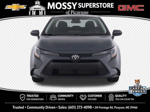 Used 2025 Toyota Corolla LE FWD image 6