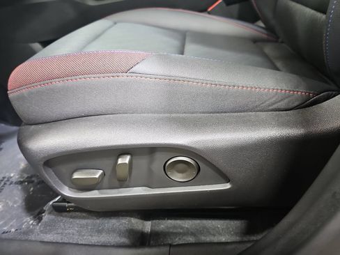 Certified 2025 Chevrolet Equinox RS w/ Safety and Technology Package FWD image 35