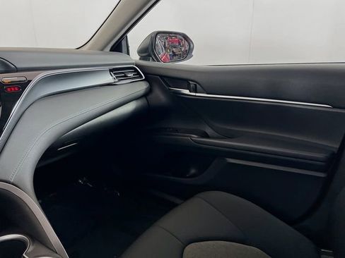 Used 2022 Toyota Camry LE image 22