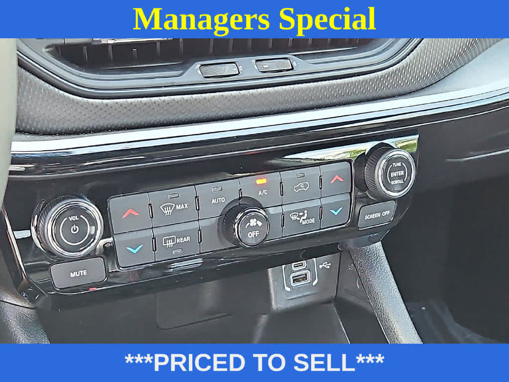 Used 2025 Jeep Compass Trailhawk AWD/4WD image 14