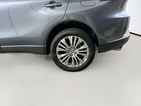 Used 2021 Toyota Venza XLE w/ Softex Package AWD/4WD image 11