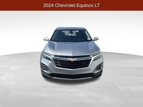Used 2024 Chevrolet Equinox LT AWD/4WD image 2