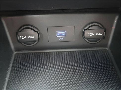 Used 2022 Hyundai Ioniq SE image 13