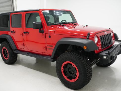 Used 2018 Jeep Wrangler Unlimited Sport S image 3