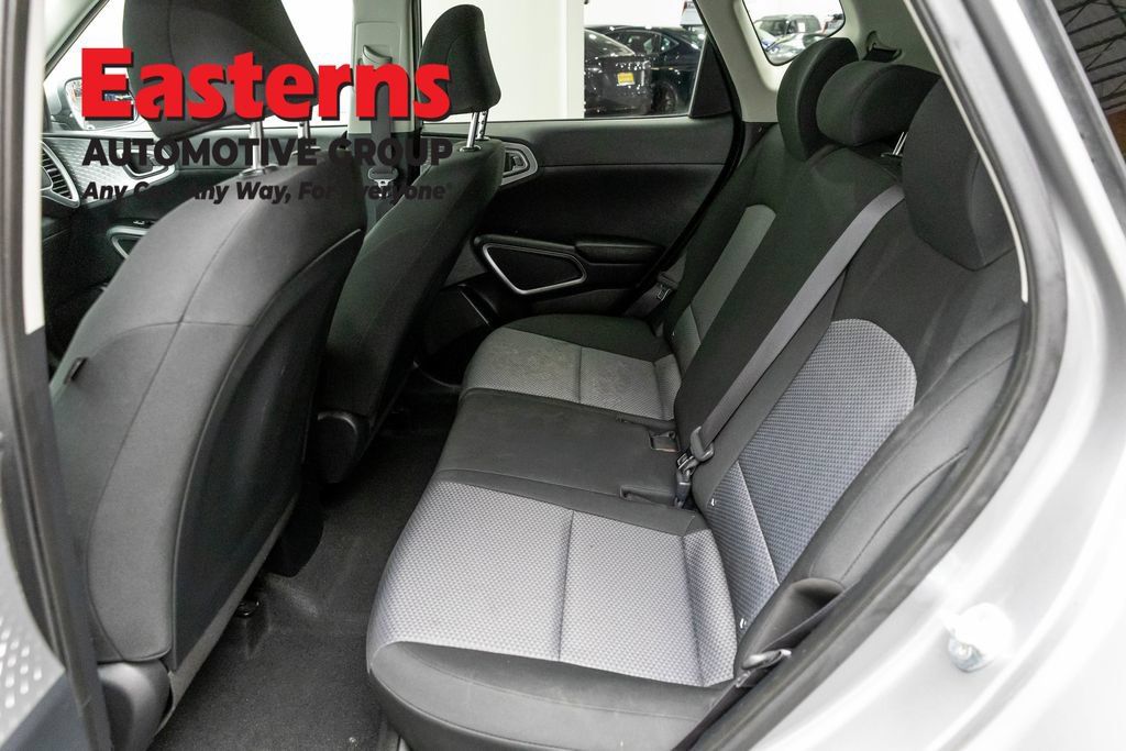 Used 2023 Kia Soul LX w/ Option Group 015 FWD image 23