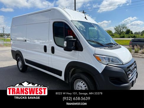 Used 2025 RAM ProMaster 2500 w/ Convenience Group FWD image 16