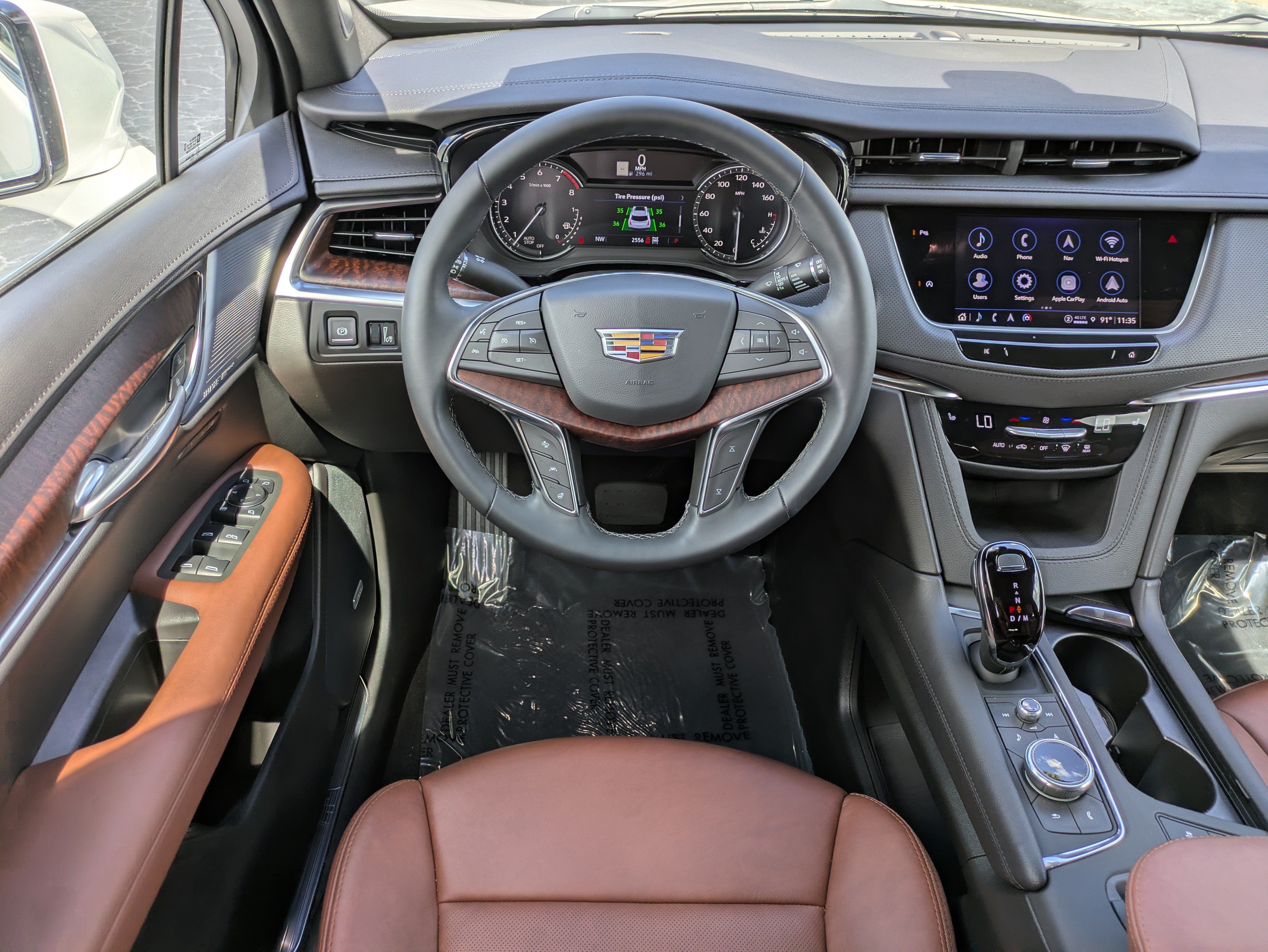 Certified 2025 Cadillac XT5 Premium Luxury w/ LPO, Red Accent Package AWD/4WD image 13