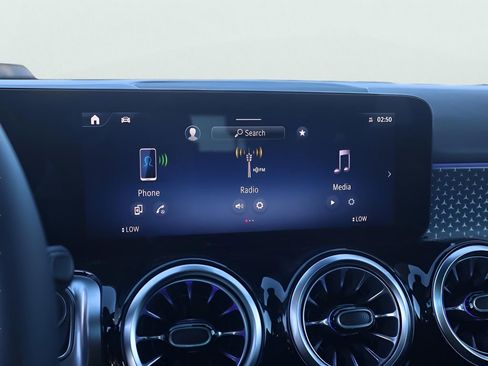 New 2026 Mercedes-Benz GLB 250 4MATIC image 47