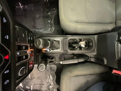 Used 2024 Jeep Gladiator Sport AWD/4WD image 21