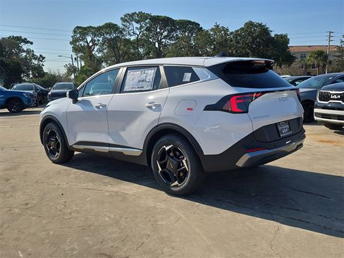 New 2026 Kia Sportage EX image 6