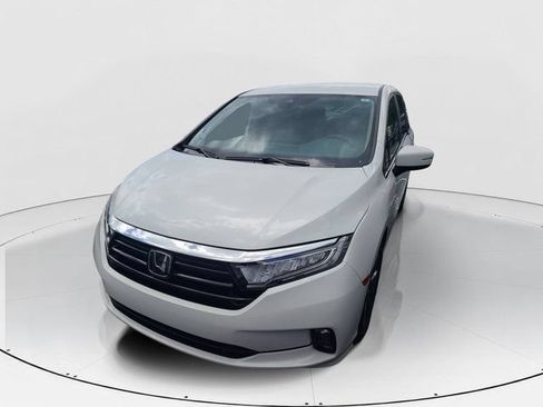 Used 2022 Honda Odyssey EX image 3