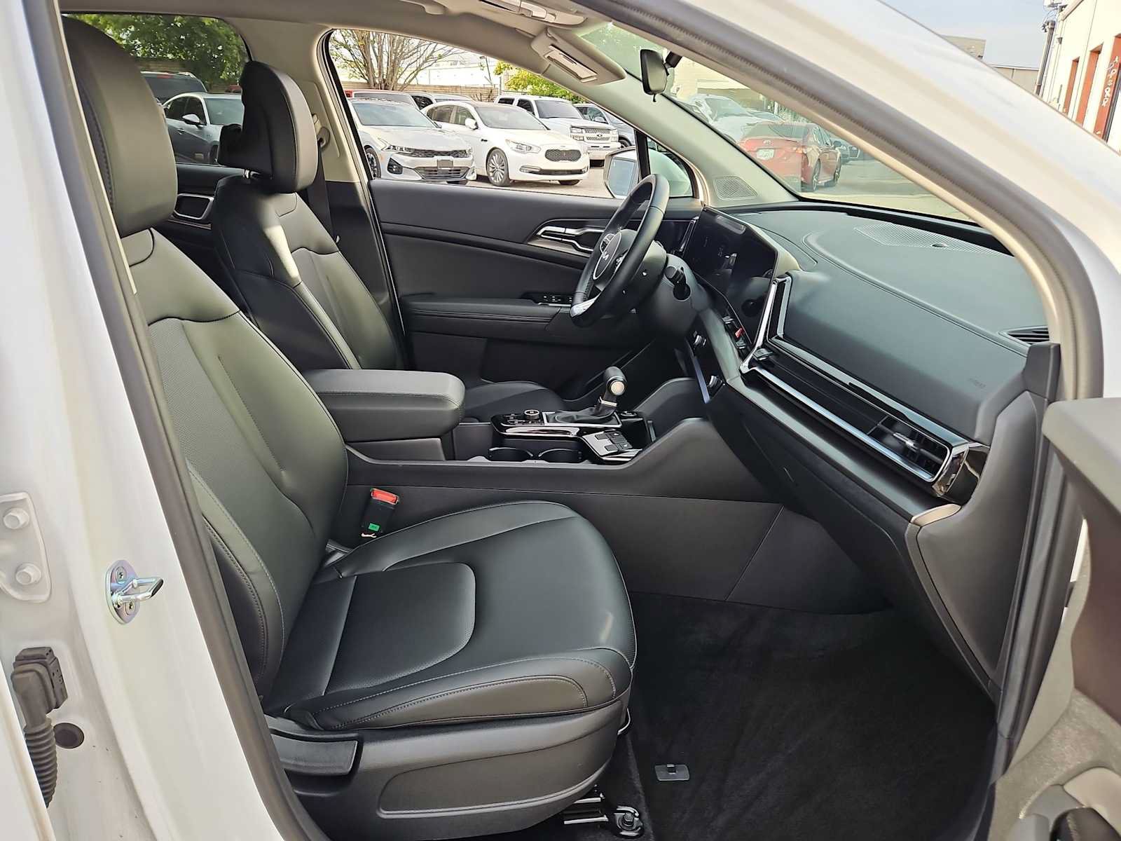 Certified 2025 Kia Sportage EX FWD image 17