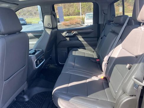 Used 2022 GMC Sierra 1500 SLT w/ SLT Premium Plus Package AWD/4WD image 28