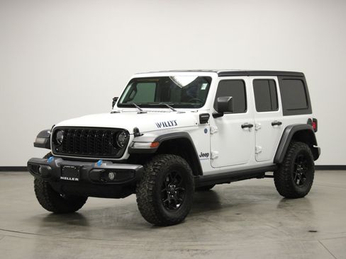 Used 2024 Jeep Wrangler Willys image 4
