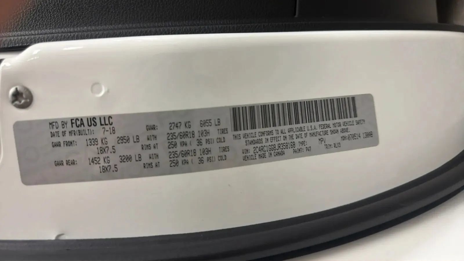 Used 2018 Chrysler Pacifica Limited w/ Advanced Safetytec Group FWD image 21