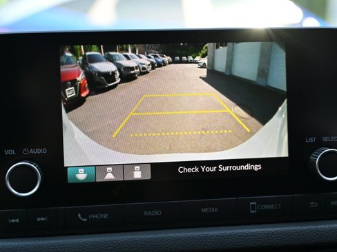Used 2023 Honda Civic Sport image 18