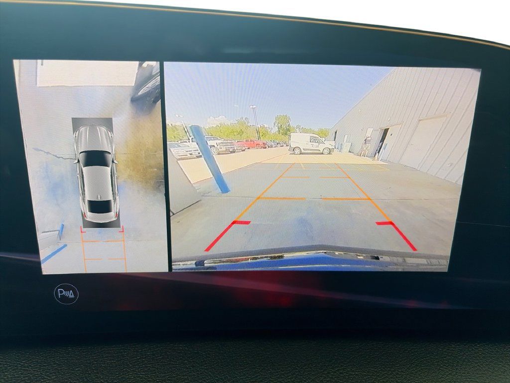 Used 2025 Cadillac CT5 V w/ Technology Package AWD/4WD image 15